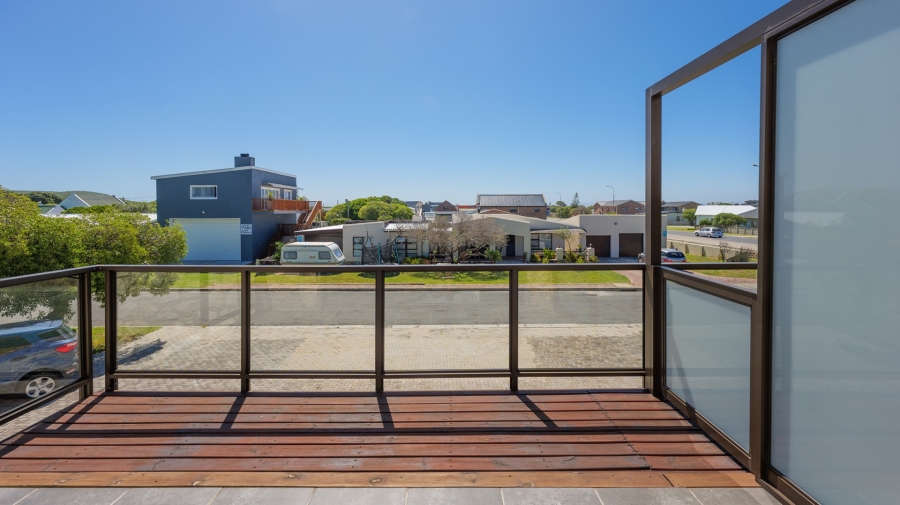 9 Bedroom Property for Sale in Struisbaai Western Cape